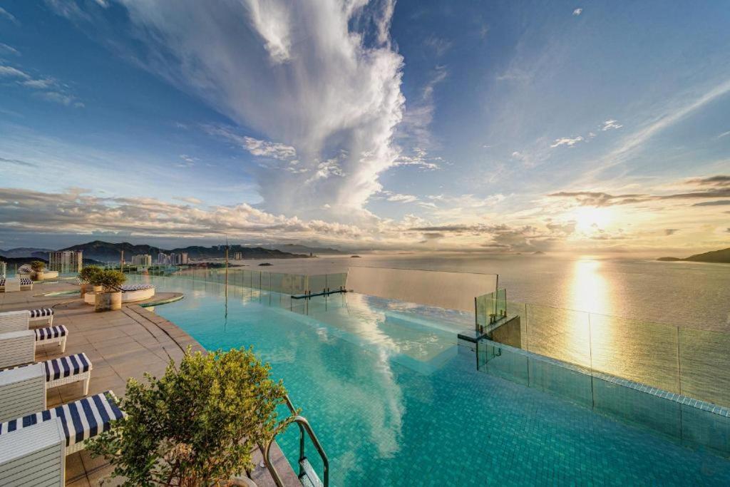 Oceandream Panorama Luxury Suites Нячанг Екстер'єр фото