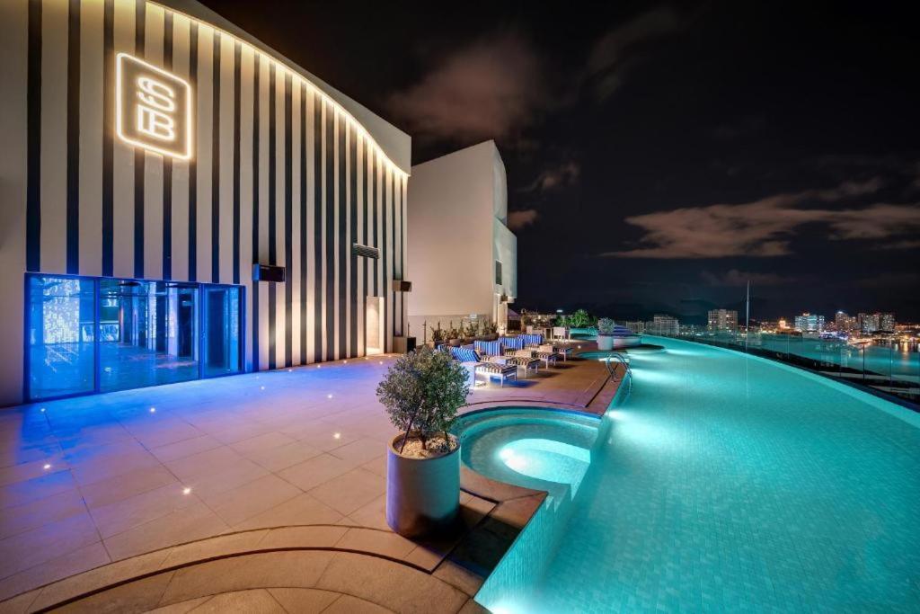 Oceandream Panorama Luxury Suites Нячанг Екстер'єр фото